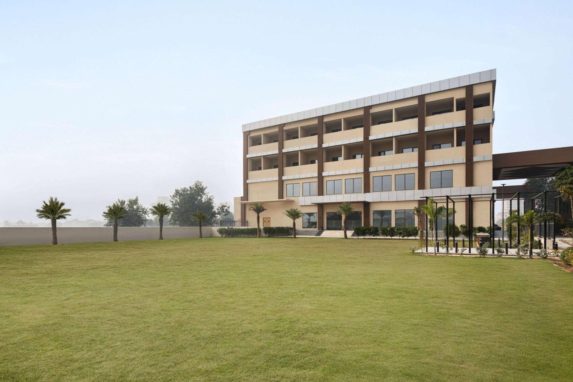 Wyndham Garden Sonipat Murthal Exterior photo